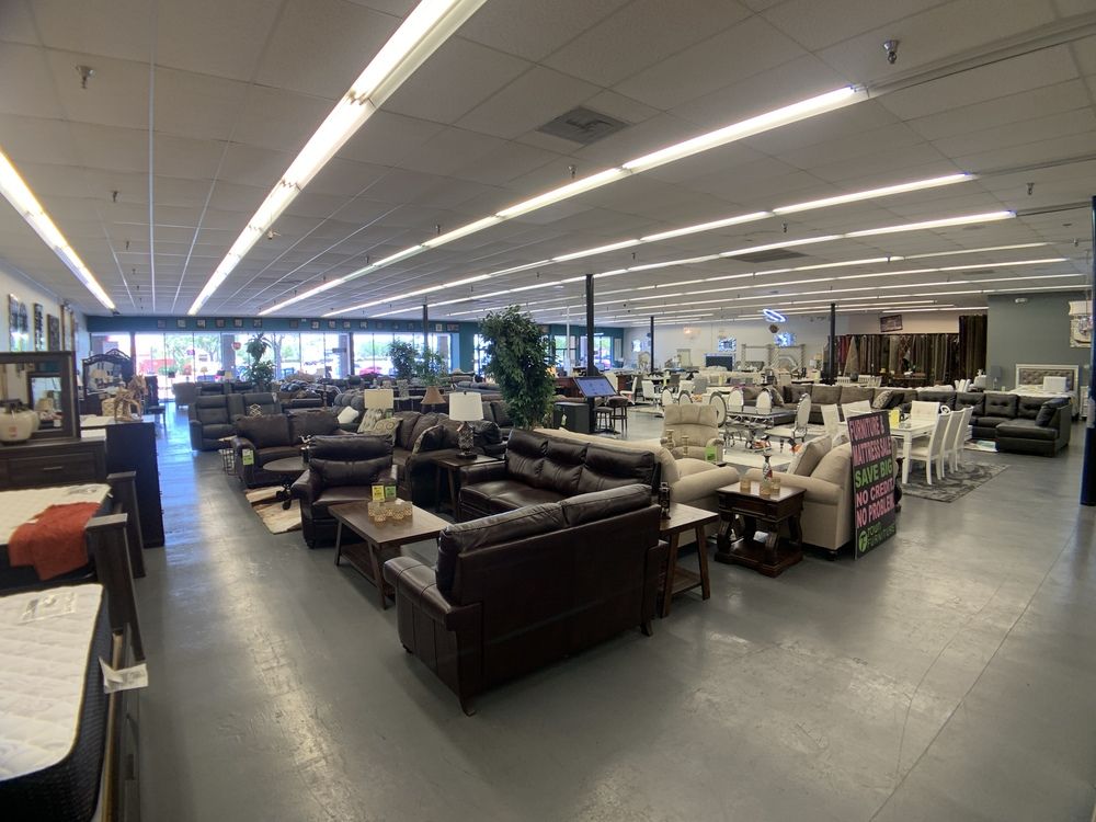 Twelve Oaks Plaza: 7004 W Waters Ave, Tampa, FL 33634